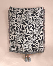 Load image into Gallery viewer, Peony blanket