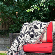 Load image into Gallery viewer, Peony blanket

