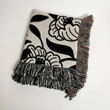 Load image into Gallery viewer, Peony blanket

