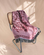 Load image into Gallery viewer, Pink cats woven tapestry blanket

