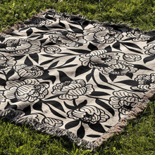 Load image into Gallery viewer, Peony blanket
