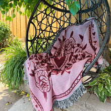 Load image into Gallery viewer, Pink cats woven tapestry blanket

