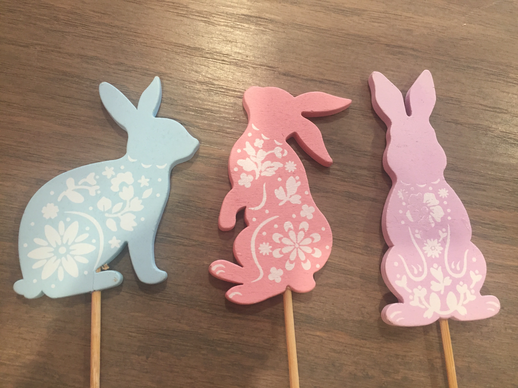 Colourful wooden bunny silhouettes to add that special something to your easter arrangements 