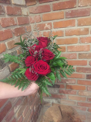 Half dozen of our premium Explorer Red Roses hand tied with an assortment of foliages and whispy lavender limonium for a soft touch of romance. Ready for your recipient to drop in their vase